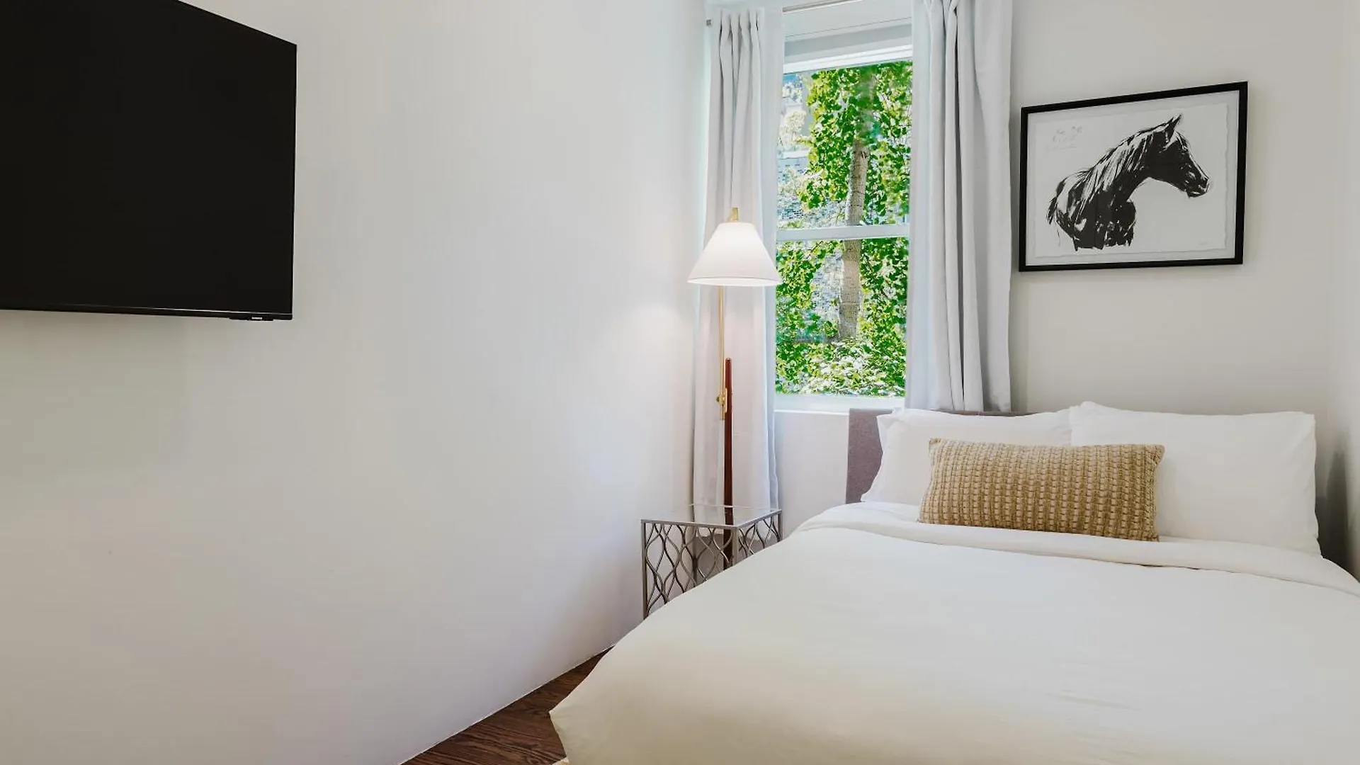 Designer Home In Diplomat District New York Appartement