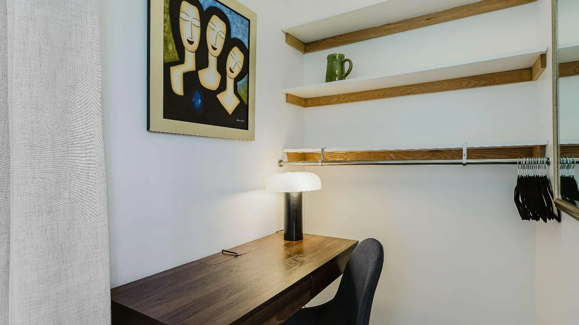 Designer Home In Diplomat District Nueva York