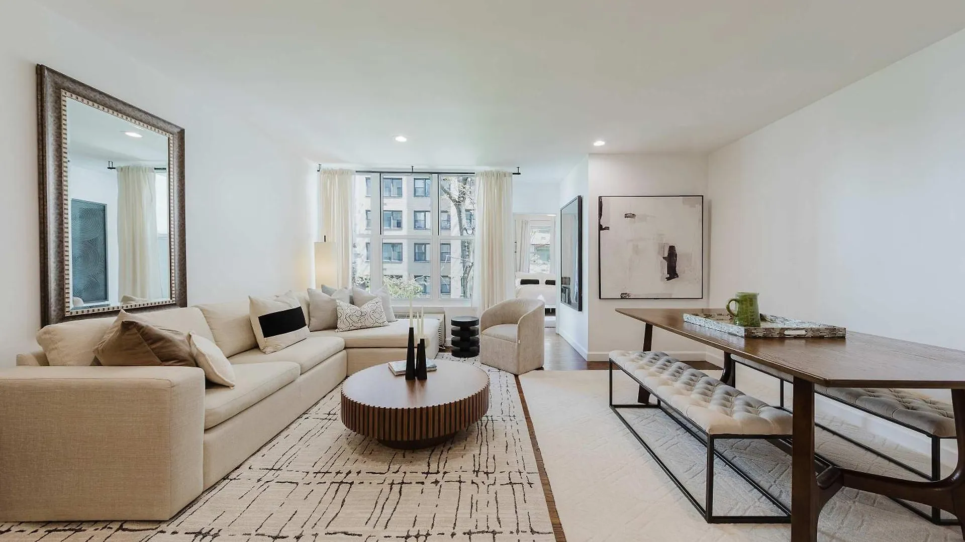 Designer Home In Diplomat District Nueva York